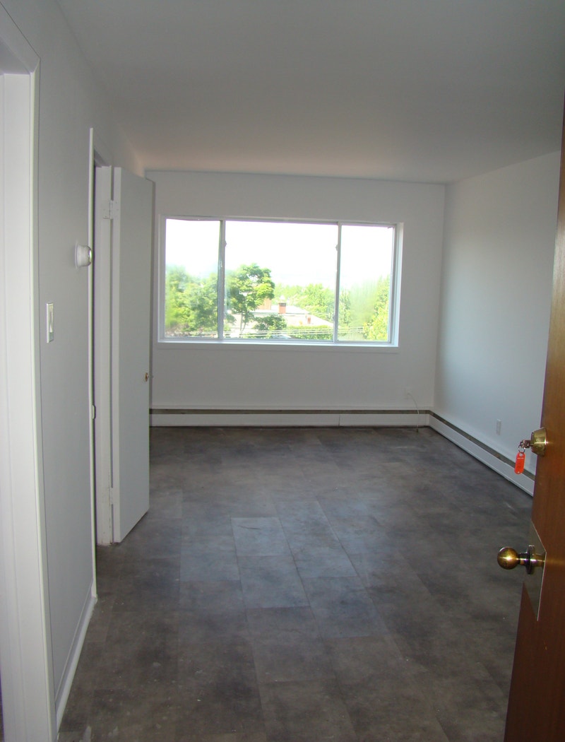 1½ STSACREMENT (Québec) PRÈS CEGEP GARNEAU Locations longue durée