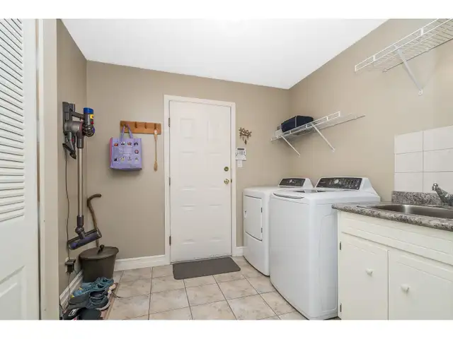15475 KILMORE COURT Surrey, British Columbia in Houses for Sale in Delta/Surrey/Langley - Image 39