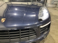 Le Porsche Macan 2018 proposé par AutoStudio 72 à Mirabel affiche 136 000 km et se présente en bleu... (image 6)