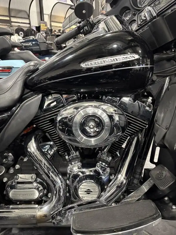 2013 Harley-Davidson Electra Glide Ultra Limited in Street, Cruisers & Choppers in Sudbury - Image 5