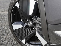 This Nissan Kicks has a strong Regular Unleaded I-4 2.0 L/122 engine powering this Variable transmis... (image 9)