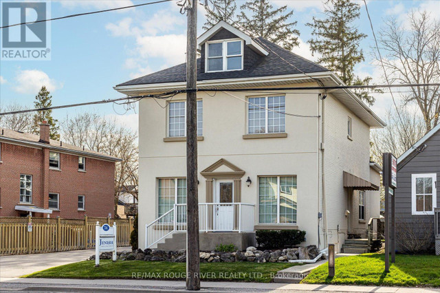 74 PARK RD S Oshawa, Ontario in Houses for Sale in Oshawa / Durham Region - Image 2