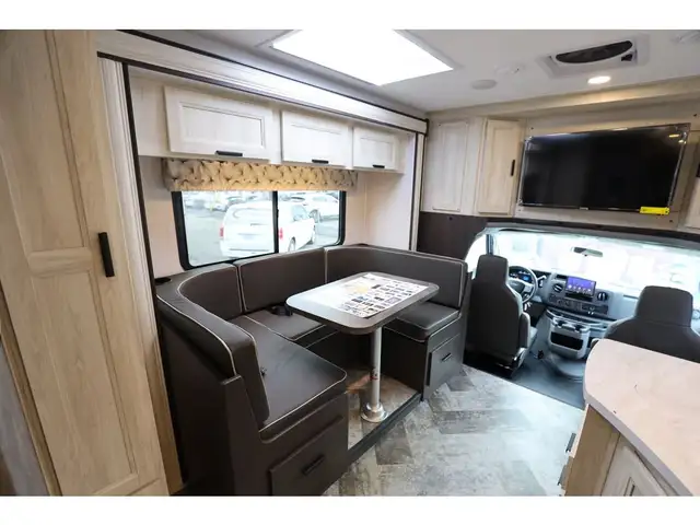 2026 Forest River Sunseeker NEUF 2500 Classe C /B+ Skirt paint + in RVs & Motorhomes in Laval / North Shore - Image 9