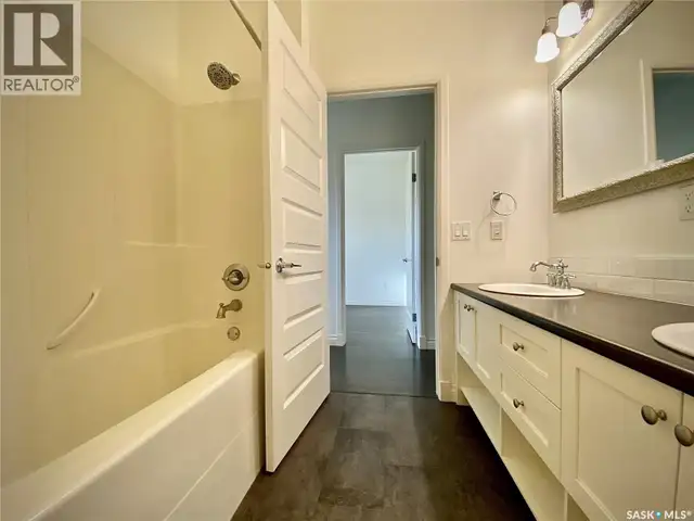 A & B 422 St Mary STREET Esterhazy, Saskatchewan in Houses for Sale in Regina - Image 17