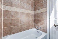 Amenities: In-suite Laundry • Furnace • Open Living Room Suite & Building: Spacious and newly renova... (image 7)