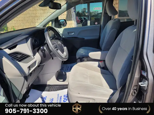 2018 Toyota Sienna LE | AWD | Power doors in Cars & Trucks in Mississauga / Peel Region - Image 29