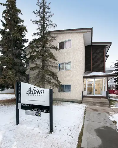 APPLY TODAY YOUR NEW HOME IS AWAITING!! Pet Friendly-Cats Only, sorry no dogs allowed Conveniently l...