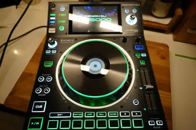 Denon SC5000 Prime DJ Performance / USB-Player w many features, View more