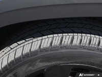 * 4MOTION All-Wheel Drive (AWD) * Unique 19-inch Plus black alloy wheels * 8-inch touchscreen with w... (image 9)