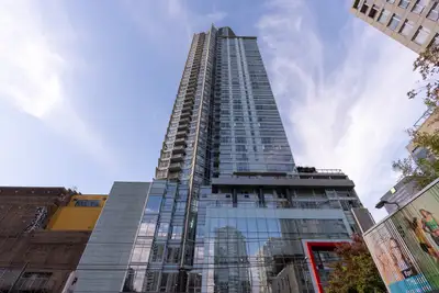 1701-833 Seymour Street Welcome to Capitol Residences! Capitol Residences, located at 833 Seymour St...