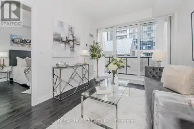 Interior 556 SQFT plus balcony 93SQFT with 1 parking and 1 locker. Steps to subway station, Loblaws,...