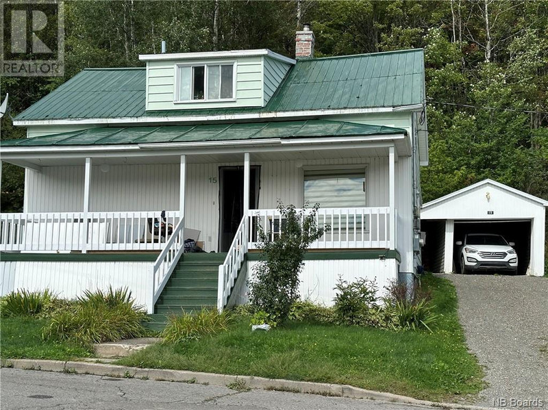 15 Daigle Street Edmundston, New Brunswick Maisons à vendre