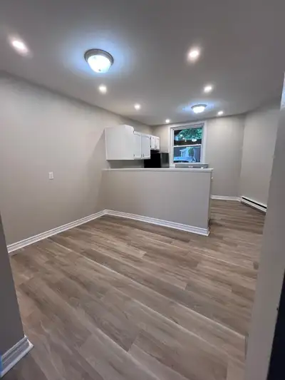 EXQUISITE TWO-LEVEL APARTMENT ACROSS FROM HALIFAX COMMONS – 5813 CUNARD STREET This historic fourple...