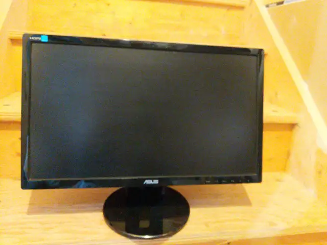 Asus 21.5 Monitor in Monitors in Calgary - Image 3