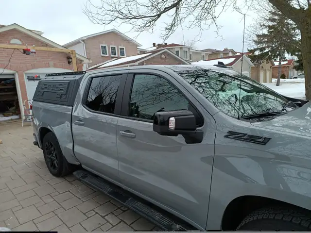 Pickup truck Cap 2019-2025 Chevy Silverado/GMC Sierra 1500 5’8″ in Auto Body Parts in Mississauga / Peel Region - Image 9