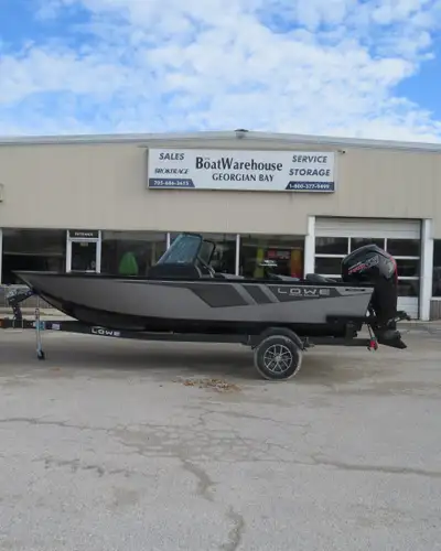 Mercury 115HP Pro XS, Ratchet Tie Downs, Essentials Package, Tilt Steering, Deluxe Chrome Accent Ste...