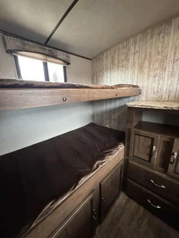 2017 Cruiser RV Fun Finder Xtreme Lite 28QD in Travel Trailers & Campers in St. Albert - Image 9