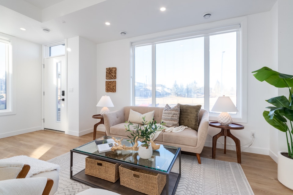 Modern 3 Bedroom Townhouse in North Glenmore Park 4