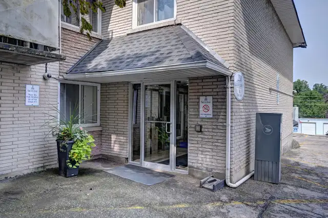 Fergus 2 Bedroom Apartment for Rent: in Long Term Rentals in Guelph - Image 5