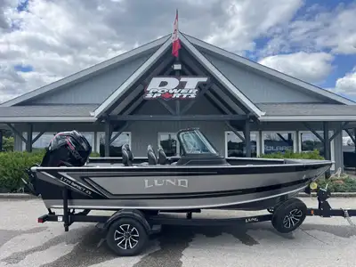 Boat Max M P H: 36-43 MPH Chine Width: 81.5in. Cockpit Depth: 23in. Transom Height: 25in. Max Weight...