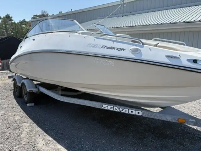 2010 Sea-Doo 230 CHALLENGER in Powerboats & Motorboats in Trenton - Image 6