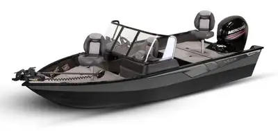 Features FEATURE RICH CONSOLE The spacious cockpit of a SC/WT model Fishing Machine has room to moun...