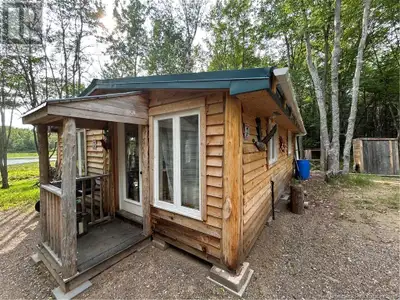 Beautiful little cottage/camp on the grid, located not far from the town of Tracadie. What can we sa...