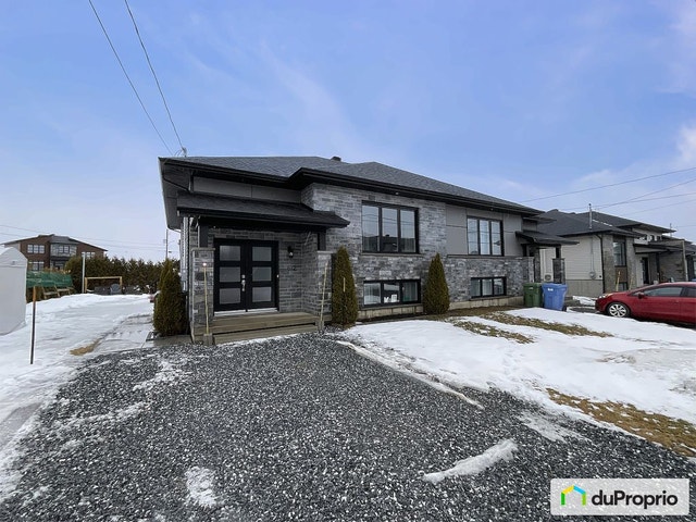 $334,000 - Semi-detached for sale in St-Isidore — photo 1
