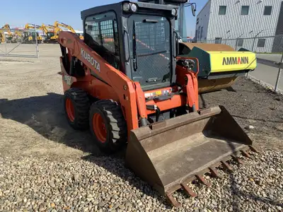 Clean customer trade in available - GP bucket with Teeth - Good Rubber - Work Ready unit - 64 HP Kub...