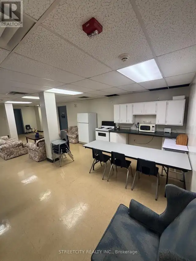 361 RICHMOND STREET London East (East K), Ontario in Commercial & Office Space for Rent in London - Image 11