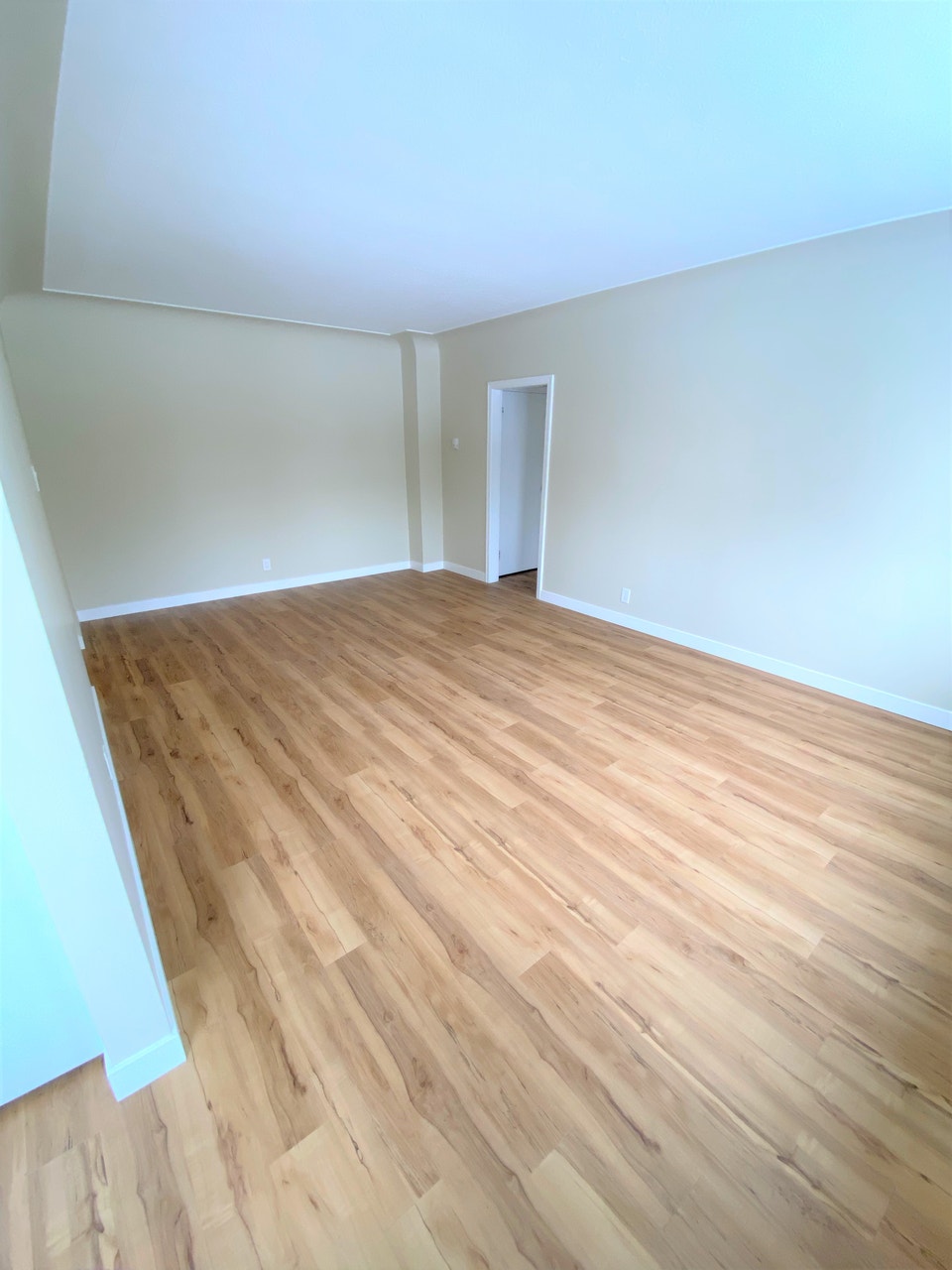 Classic 2 Bed + Den Suite - HEAT INCLUDED starting at $1225 4