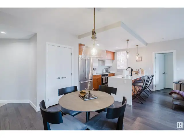 #204 11710 87 AV NW Edmonton, Alberta62863800238337123