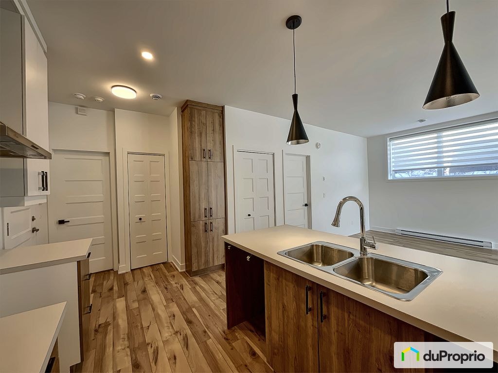 $389,000 - Condominium for sale in Longueuil (St-Hubert) — photo 2