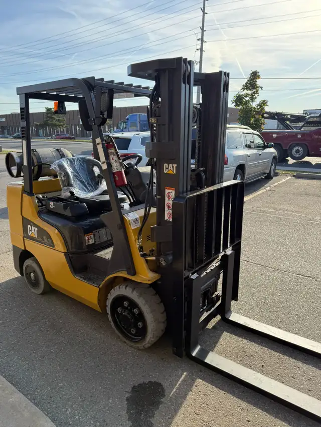 2019 CAT 6000 LBS. LPG 3 STATE 3 WAY FORKLIFT ON SALE in Heavy Equipment in Mississauga / Peel Region - Image 3