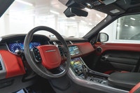 Land Rover Range Rover Sport P400 HST 2021: - Extérieur métallisé gris CARPATHIAN avec intérieur en... (image 6)