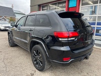 HERE IS A NICE CLEAN 1 OWNER, ACCIDENT FREE AND VERY WELL MAINTAINED JEEP GRAND CHEROKEE FOR YOU THI... (image 5)