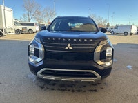 This Mitsubishi Outlander boasts a Regular Unleaded I-4 2.5 L/152 engine powering this Variable tran... (image 5)