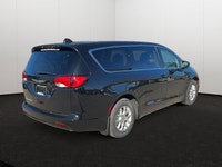 Cloth Bucket Seats, Remote Start System, Heated Front Seats, Heated Steering Wheel, Uconnect 5 W 7 D... (image 7)