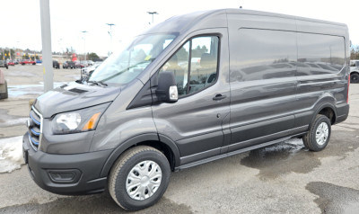 NEW 2023 E-TRANSIT MID ROOF 148" 23-6880