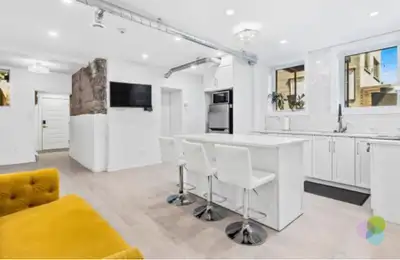 Downtown McGill Ghetto - Beautiful 2 Bedroom Furnished Condo