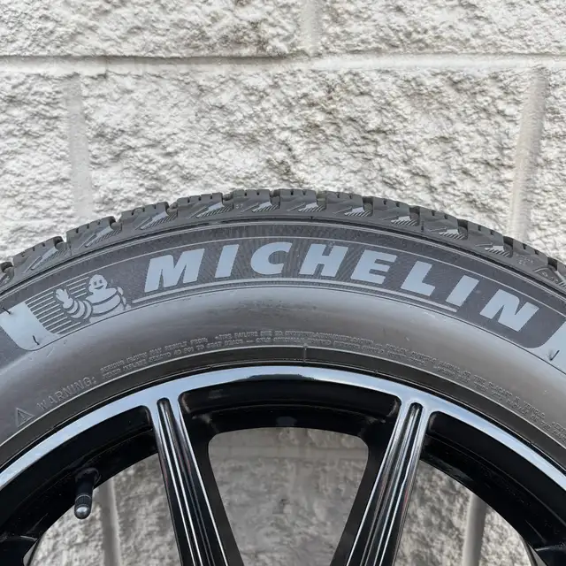 (98%) 4x 235/60R18 Michelin Winters w/ MB GLC Rims in Tires & Rims in City of Toronto - Image 6
