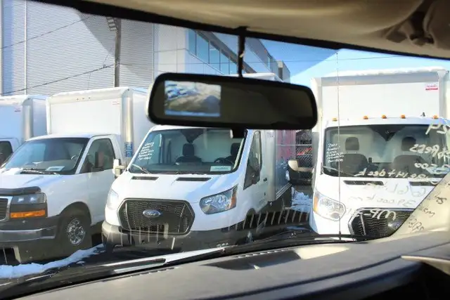 2024 Chevrolet Express 3500 CUBE 14 PIEDS + DECK 6.6 L / 39.000  in Cars & Trucks in Laval / North Shore - Image 7