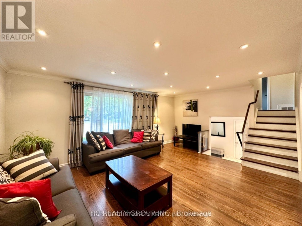 35 LAILEY CRESCENT Toronto (Willowdale East), Ontario 3