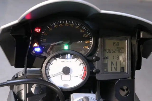 2010 BMW F800R in Sport Bikes in Laurentides - Image 8