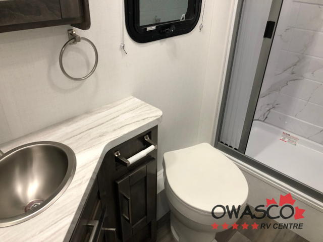 2026 Entegra Coach Qwest SE 24L in RVs & Motorhomes in Oshawa / Durham Region - Image 15