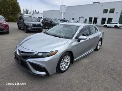 AUCUN DOSSIER DE DOMMAGE Ce Camry est équipé de : Intérieur en cuir, Bluetooth, Cruise, PRISE USB, s...