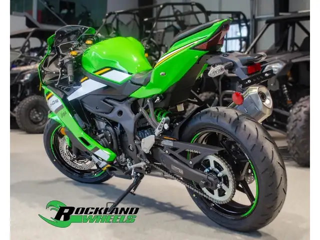 2025 Kawasaki NINJA ZX-4RR KRT in Sport Bikes in Ottawa - Image 4