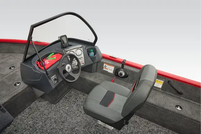 2026 TRACKER ProGuide V-16 Walk Thru fishing boat in Powerboats & Motorboats in Prince Albert - Image 22