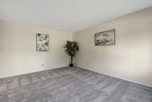 Family and Pet Friendly 3 Bedroom Townhome with Front Yard! in Long Term Rentals in Grande Prairie - Image 10