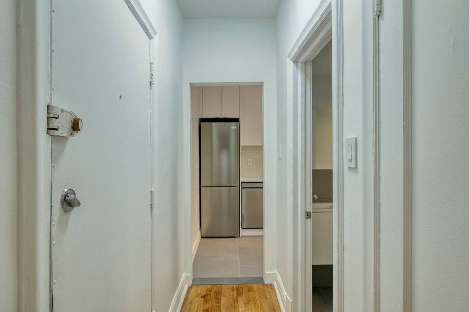 One bedroom apartment near Guy-Concordia - ID 3885 4